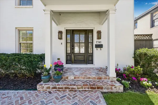 1741 Banks Street, Houston, TX 77098