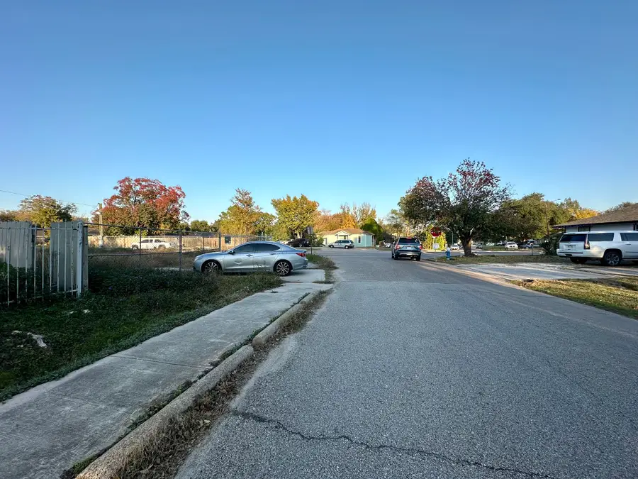 5739 Sweetbriar Street, Houston, TX 77017 - Image #3