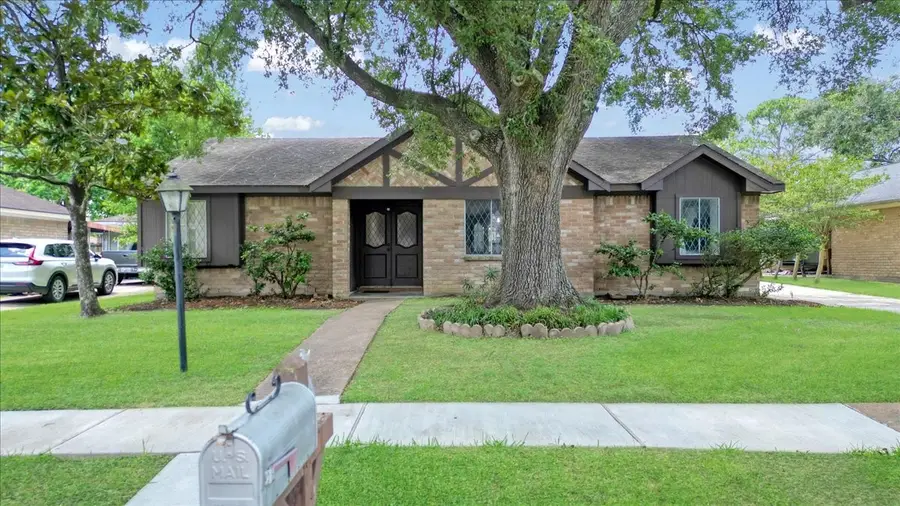 10518 Sageburrow Drive, Houston, TX 77089 - Image #2