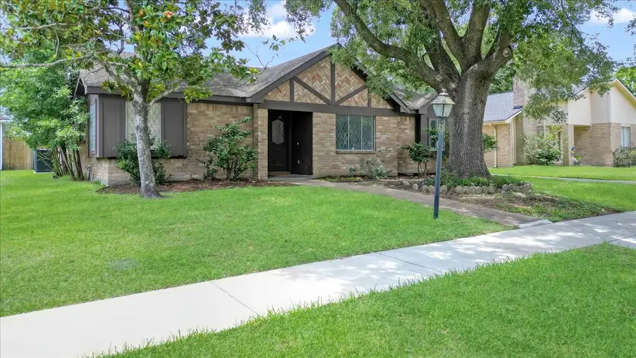 10518 Sageburrow Drive, Houston, TX 77089 - Image #3