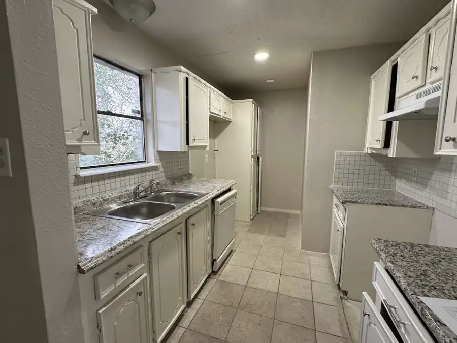 5919 Woodview Drive, Houston, TX 77396 - Image #2