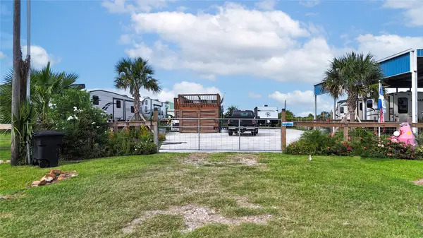 1125 N Monkhouse Drive, Crystal Beach, TX 77650