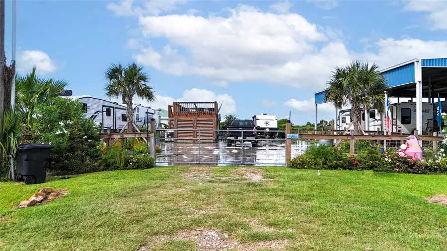 1125 N Monkhouse Drive, Crystal Beach, TX 77650 - Image #2