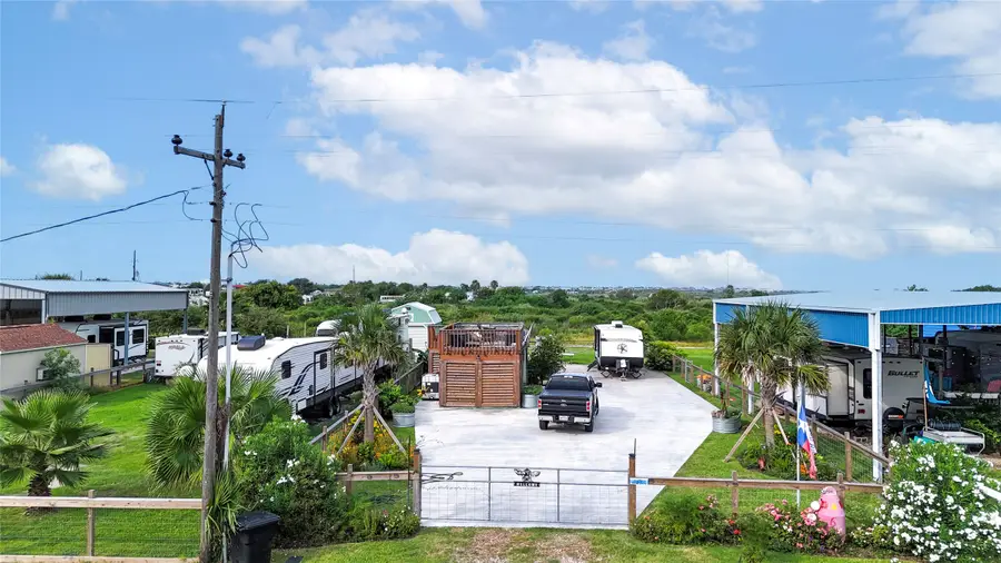 1125 N Monkhouse Drive, Crystal Beach, TX 77650 - Image #3