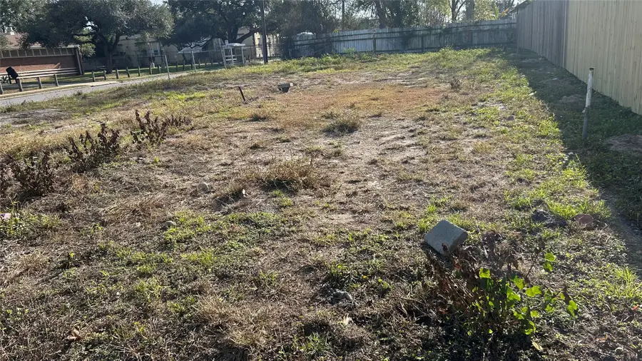 911 & 913 75th Street, Houston, TX 77011 - Image #2