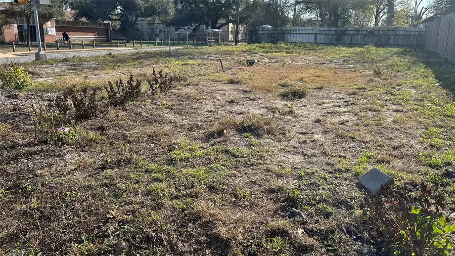 911 & 913 75th Street, Houston, TX 77011 - Image #3