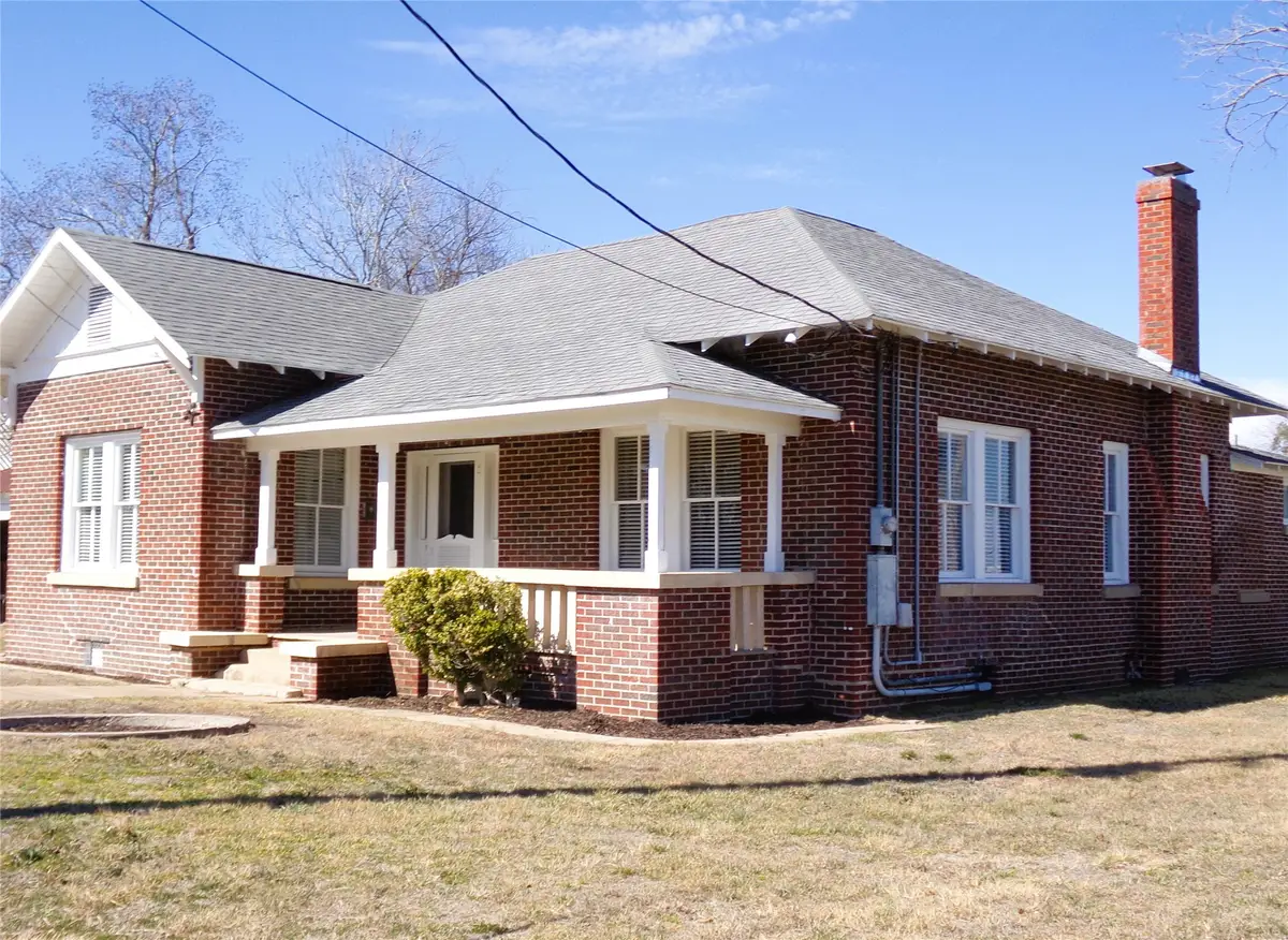 309 E Hinton Road, Weimar, TX 78962 - #1