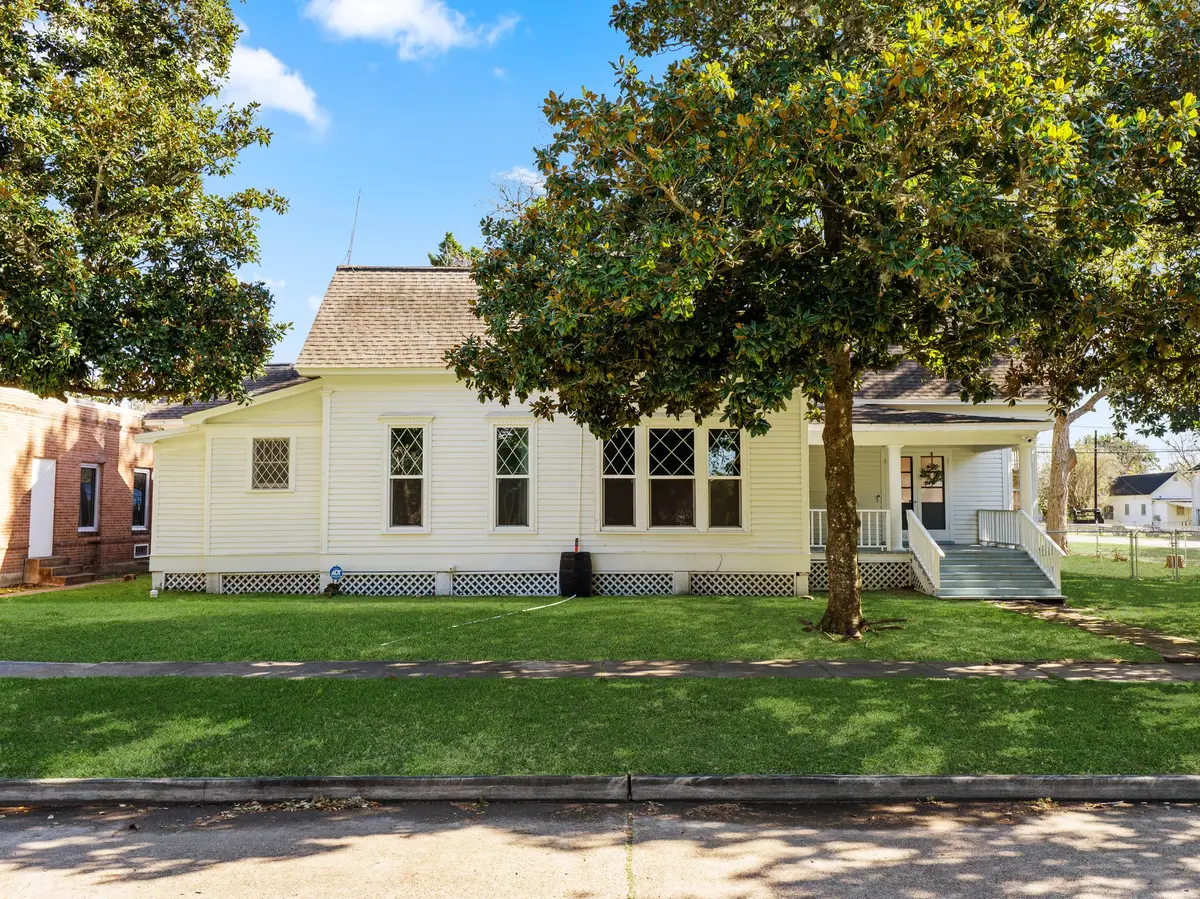 2421 Avenue G, Bay City, TX 77414 - #1