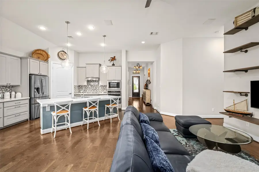 106 Wild Wisteria Place, Montgomery, TX 77316 - Image #2