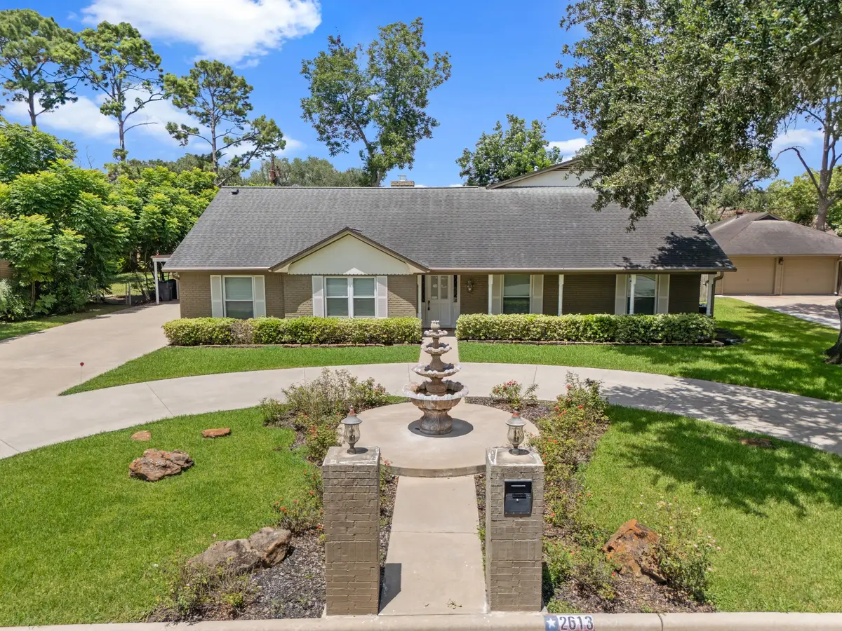 2613 Oak Drive, Bay City, TX 77414 - #1