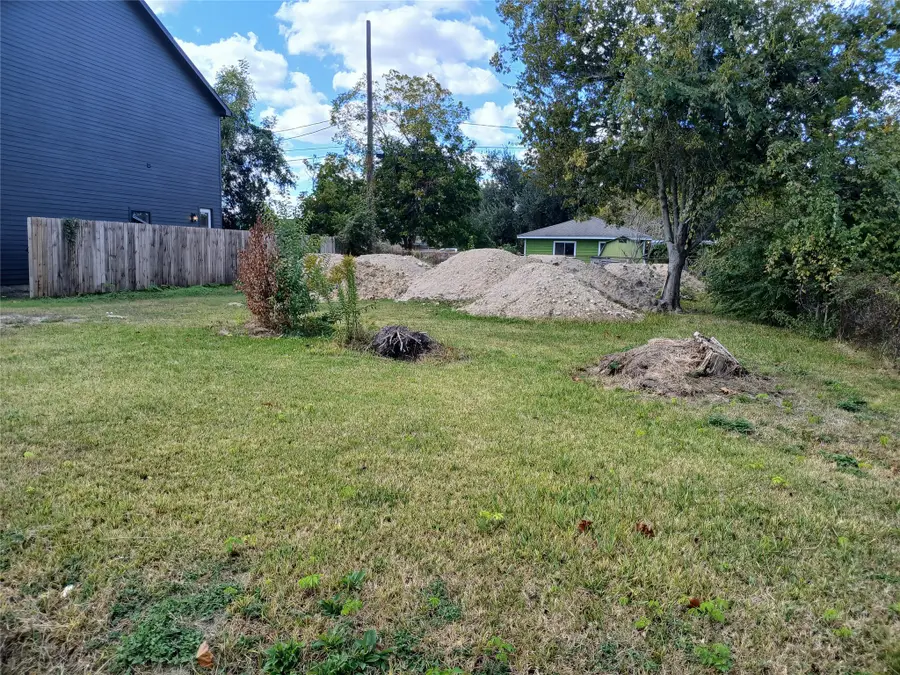 6913 Cluett Street, Houston, TX 77028 - Image #2