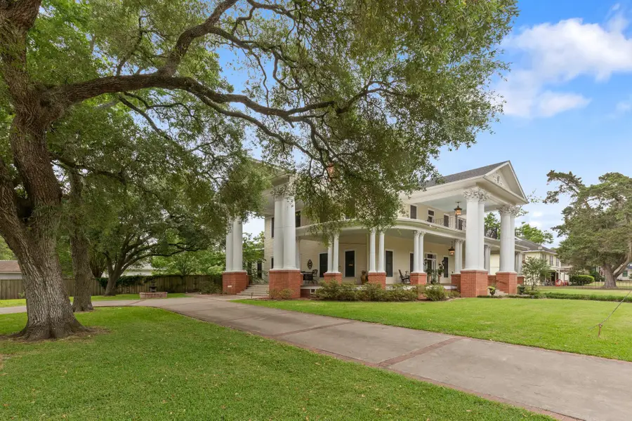 401 N Walnut Avenue Avenue, Eagle Lake, TX 77434 - #2