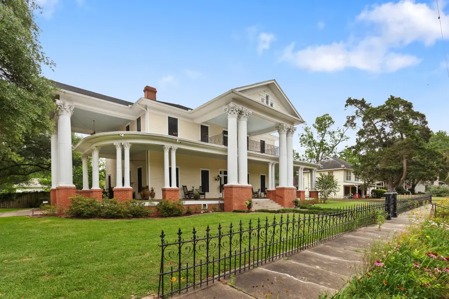 401 N Walnut Avenue Avenue, Eagle Lake, TX 77434 - #3