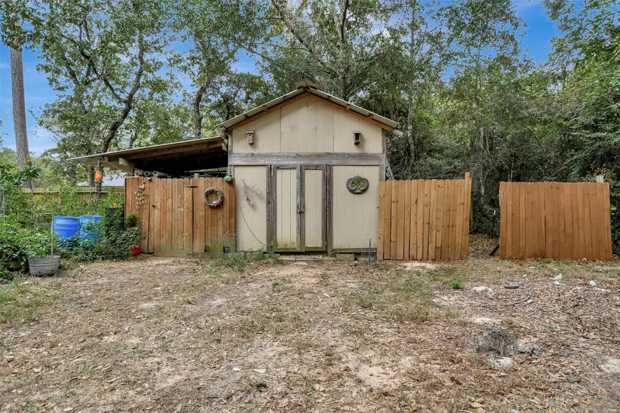 11076 Woodside Drive, Plantersville, TX 77363 - Image #3