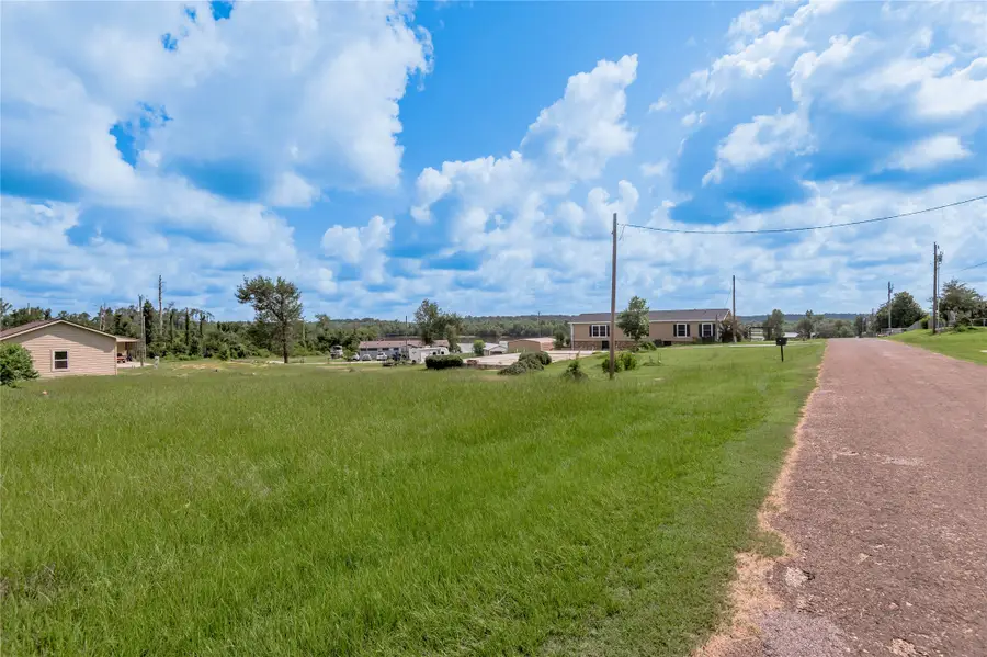 279 S Oak Lee Drive, Onalaska, TX 77360 - Image #3