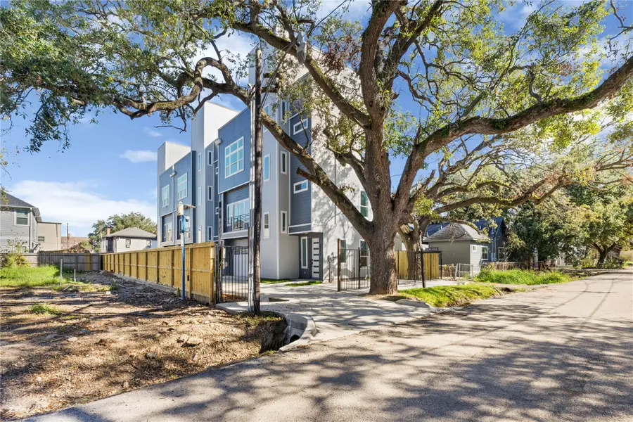 2707 Dennis Street, Houston, TX 77004 - #2
