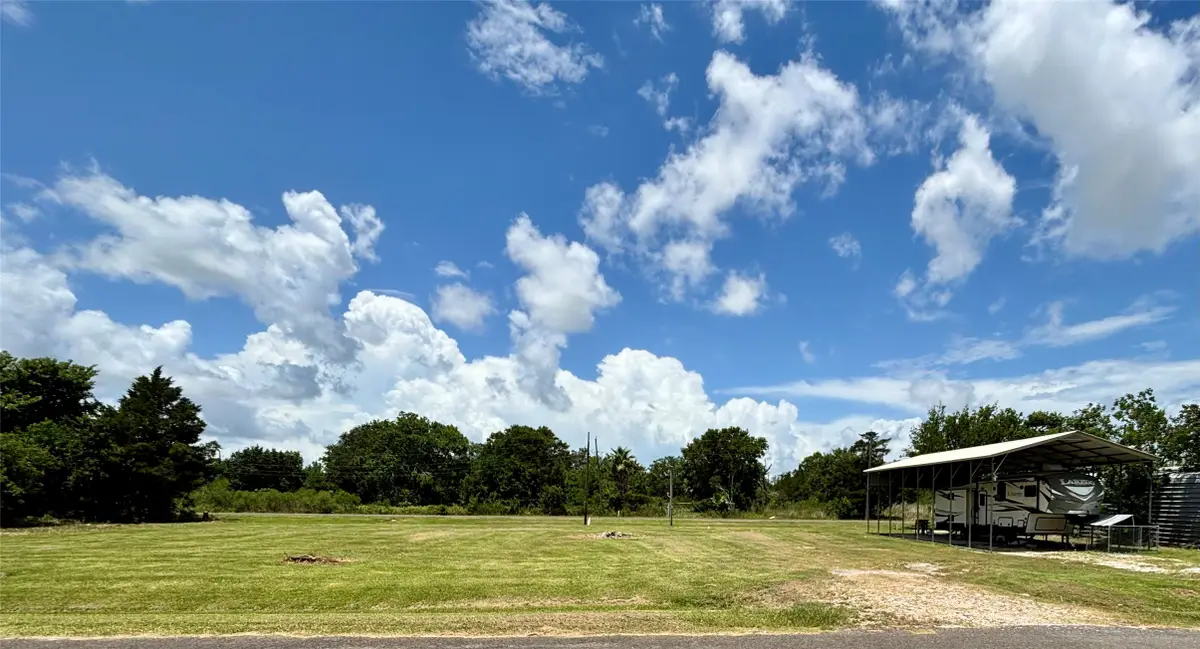 608 Neirbo Street, Anahuac, TX 77514 - Image #1