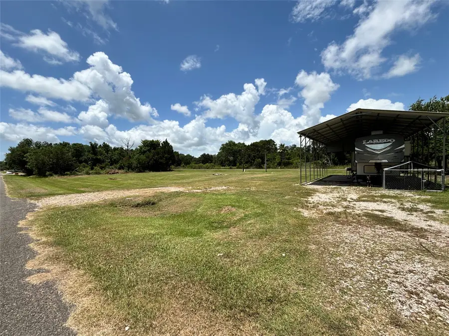 608 Neirbo Street, Anahuac, TX 77514 - Image #3