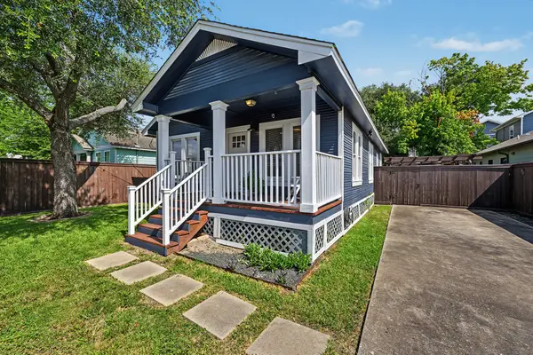 1721 Airline Drive, Houston, TX 77009