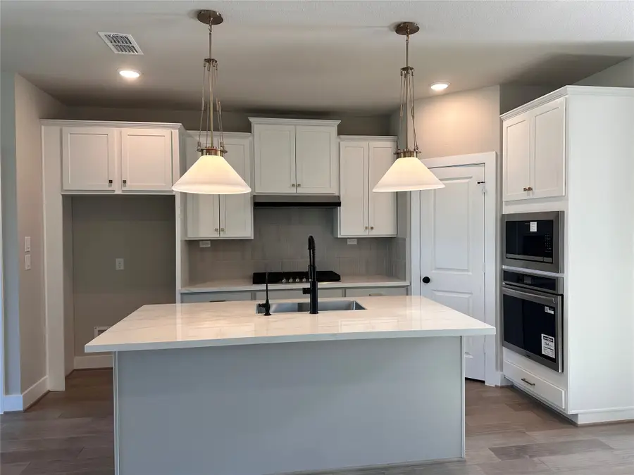 5215 Getty Lane, Iowa Colony, TX 77583 - #2