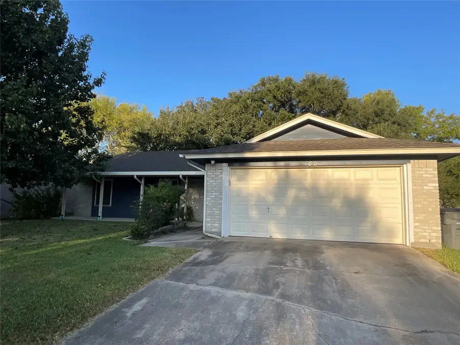 109 Nantucket Avenue, Victoria, TX 77904 - Image #2