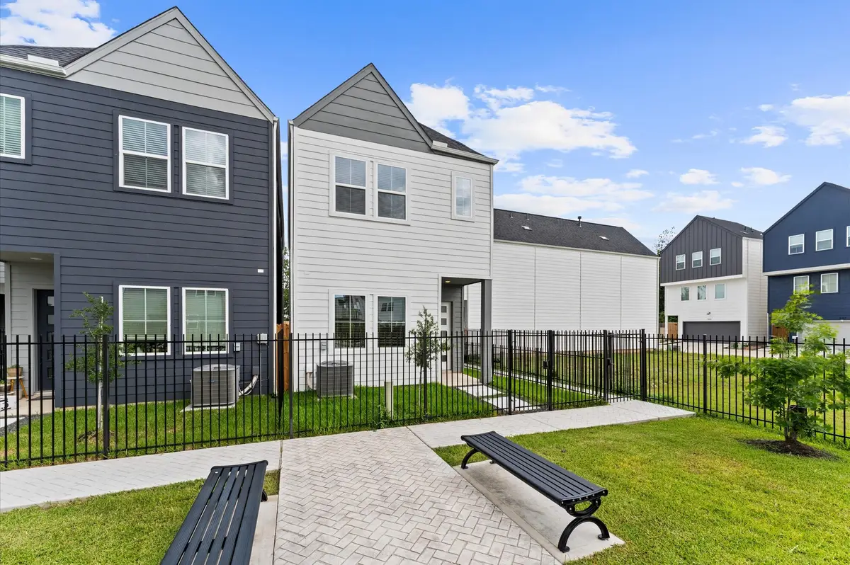 2213 Springwood Vista Lane, Houston, TX 77055 - Image #1