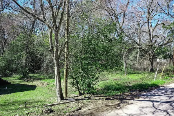 719 Avenue G, Huntsville, TX 77340