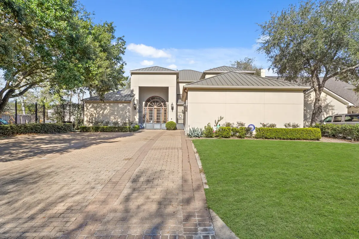 11754 Riverview Drive, Houston, TX 77077 - Image #1