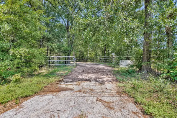 10050 Fm 149 Road, Montgomery, TX 77316