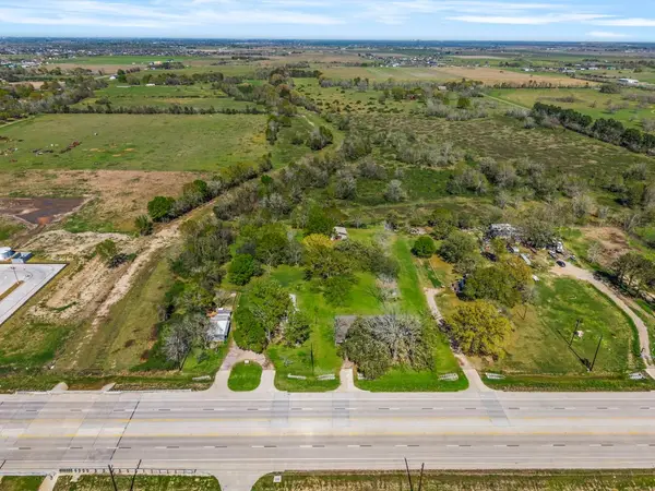 15727 Highway 36, Needville, TX 77461