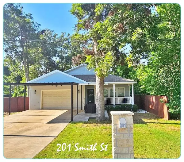 201 Smith Street, Columbus, TX 78934