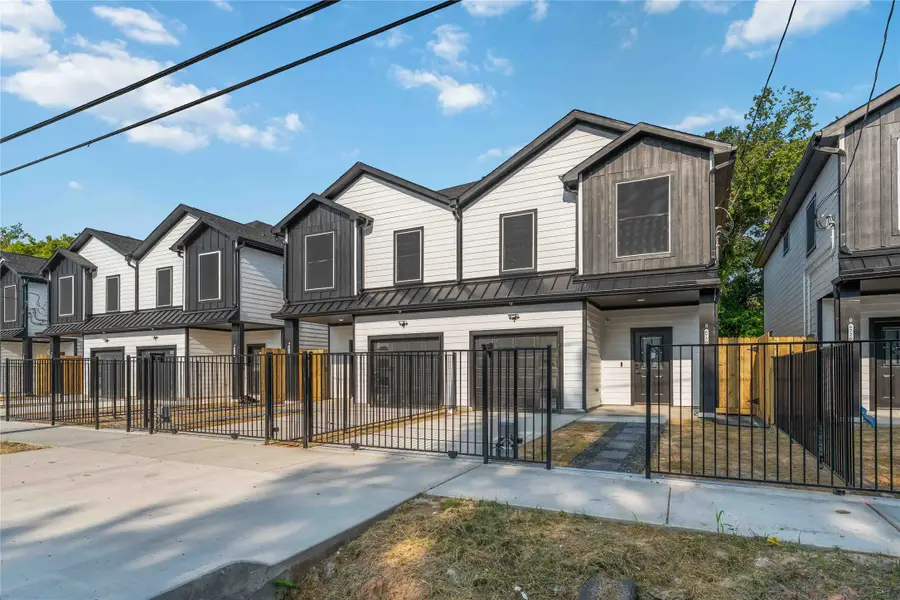 6736 Paris Street #A/B, Houston, TX 77021 - #2