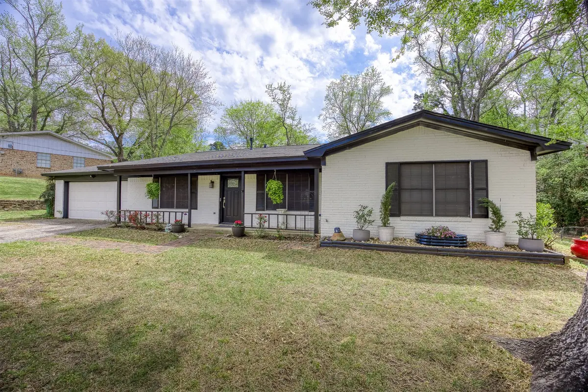 1406 E Brazos St, Palestine, TX 75801 - Image #1