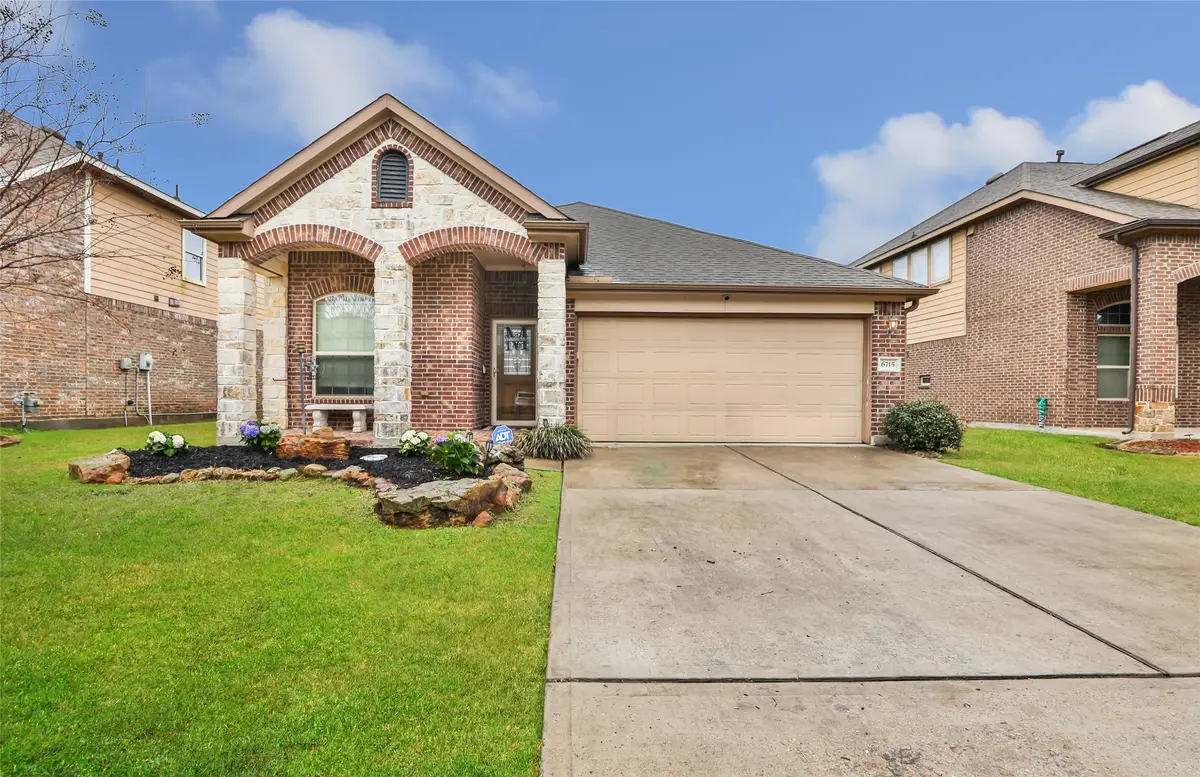 6715 Hunters Trace Lane, Baytown, TX 77521 - #1
