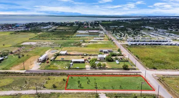 6 Cindy Palmer Lane, Dickinson, TX 77539