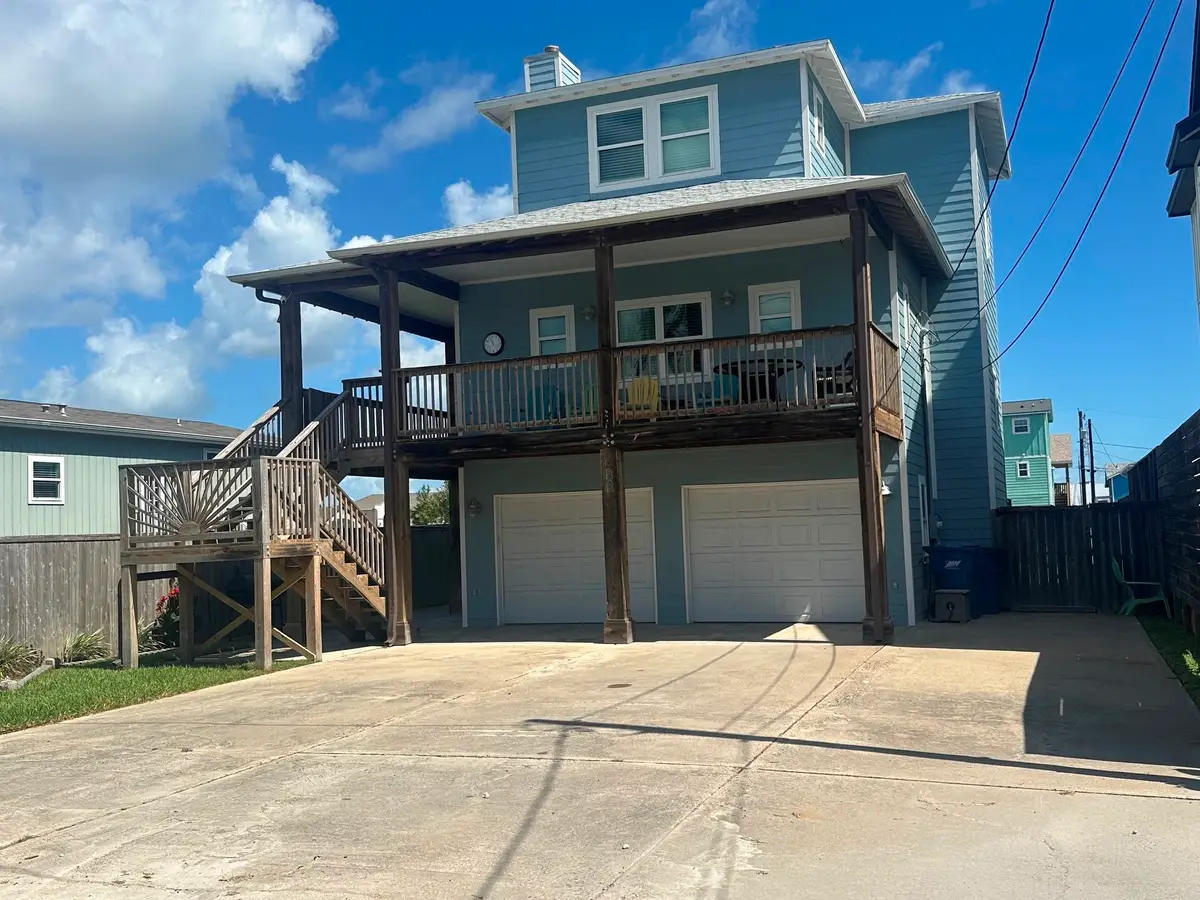 520 W Avenue A, Port Aransas, TX 78373 - #1