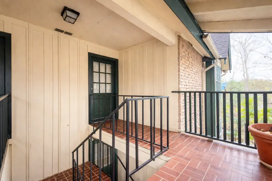 8223 Kingsbrook Road #215, Houston, TX 77024 - Image #3