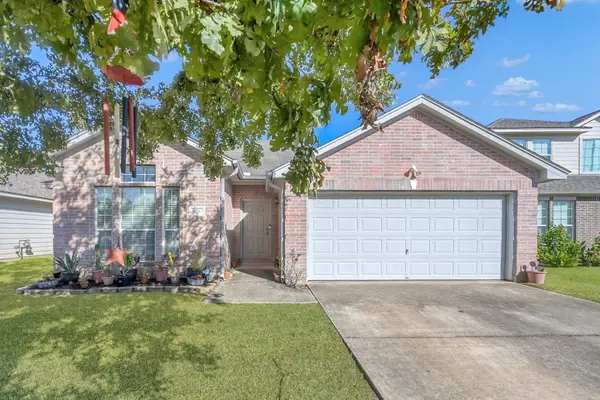 976 Oak Falls Drive, Conroe, TX 77378