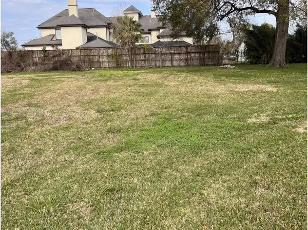 121-123 Van Molan Street, Houston, TX 77022