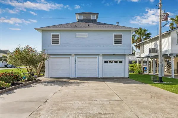 1007 Tiki, Tiki Island, TX 77554