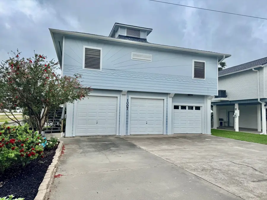 1007 Tiki, Tiki Island, TX 77554 - #2