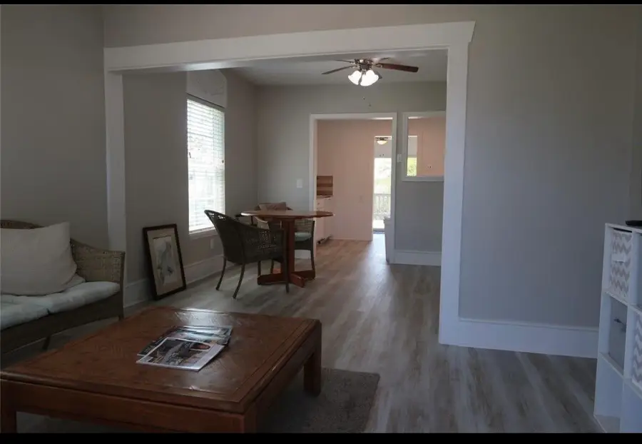 2717 Avenue D, Dickinson, TX 77539 - Image #2