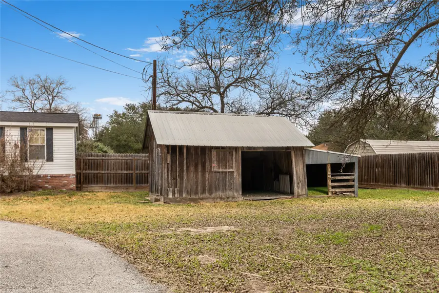 1005 Baumgarten, Schulenburg, TX 78956 - #3