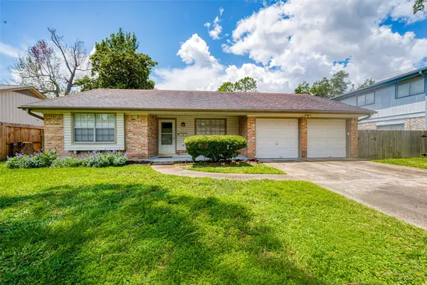 7231 Pine Grove Drive, Houston, TX 77092