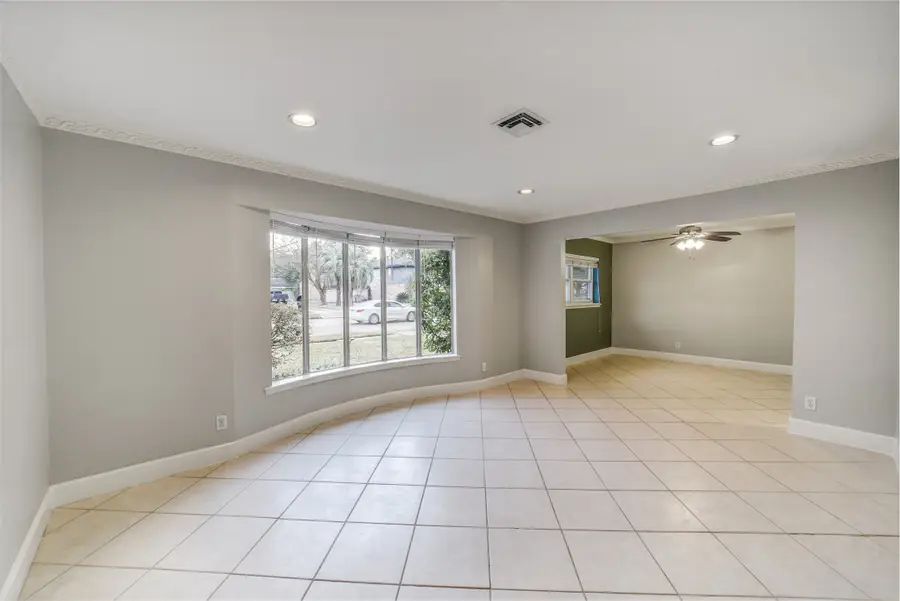 5322 Rutherglenn Drive, Houston, TX 77096 - Image #3