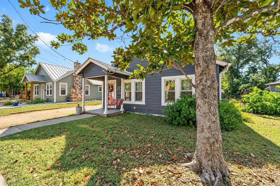 605 N Robinson Avenue, Kerrville, TX 78028 - #3