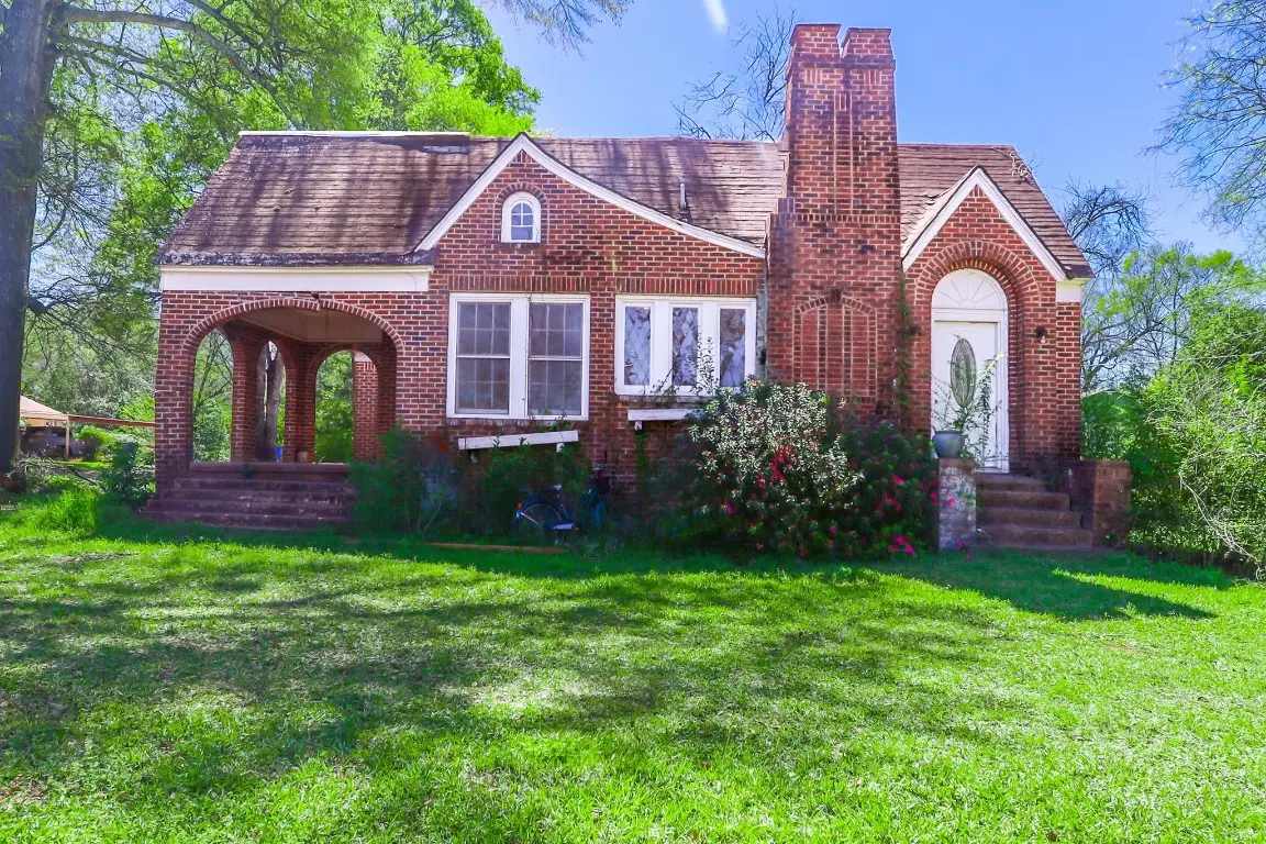 101 W Planters Street, San Augustine, TX 75972 - #1