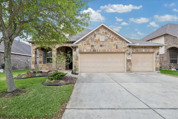 6723 Hunters Way Lane, Baytown, TX 77521