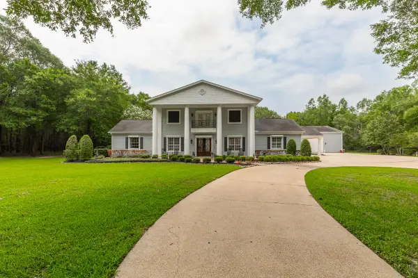 5950 Keith Rd, Lumberton, TX 77657