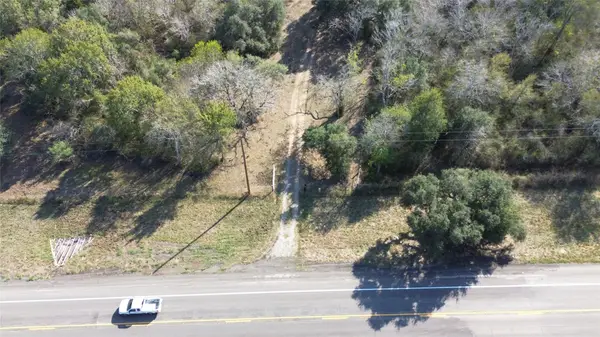 3514 Highway 90, Glidden, TX 78943